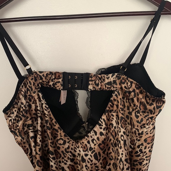 VICTORIA’S SECRET | Leopard Print Bustier Slip Sz 36D - Picture 4 of 4